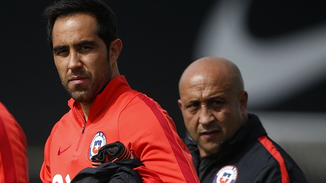 José Ovalle, ex preparador de arqueros de la Roja: Denigrar el físico de una persona no es la forma de ejemplificar