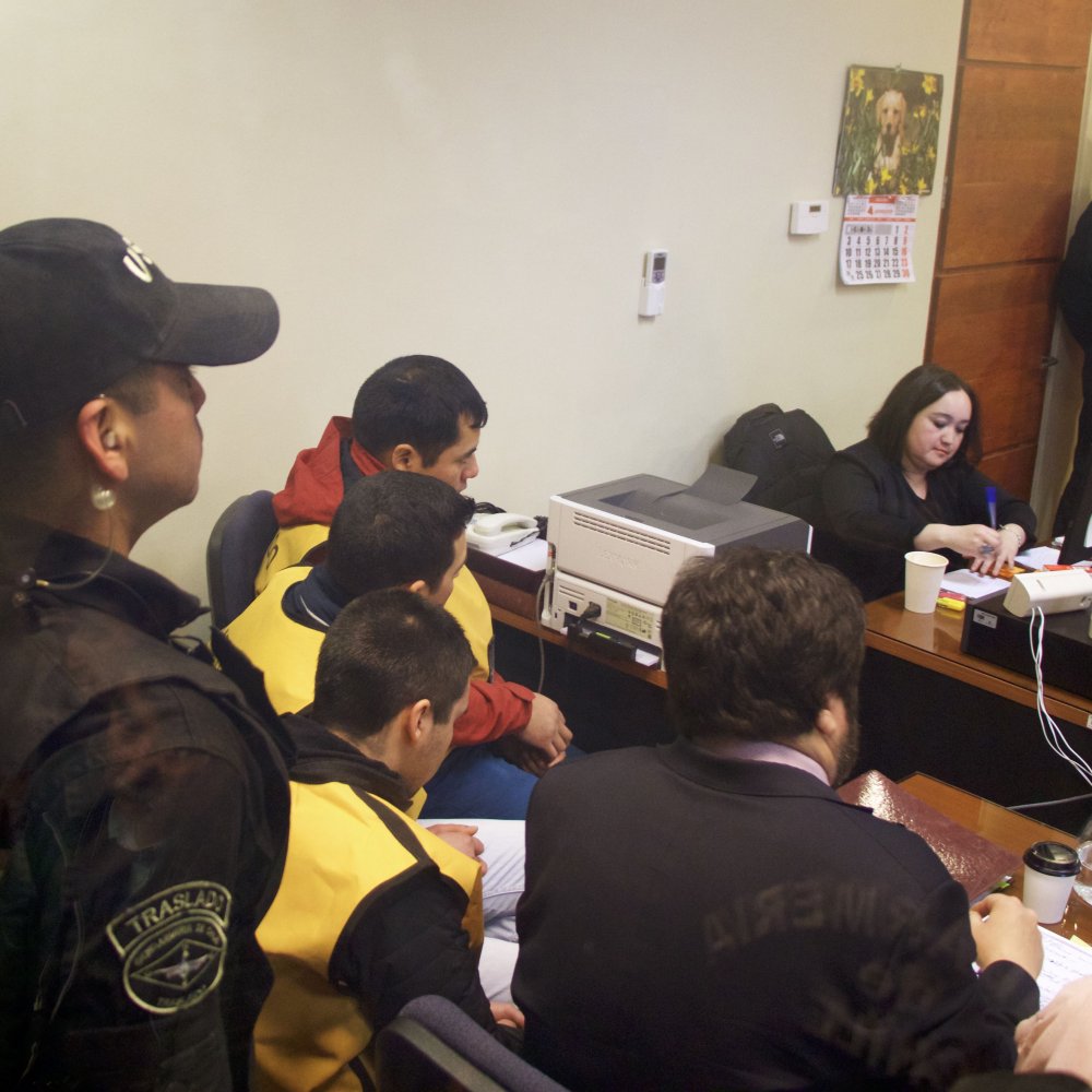 Puerto Natales: Más de 10 años de cárcel arriesgan autores de brutal golpiza a jóvenes