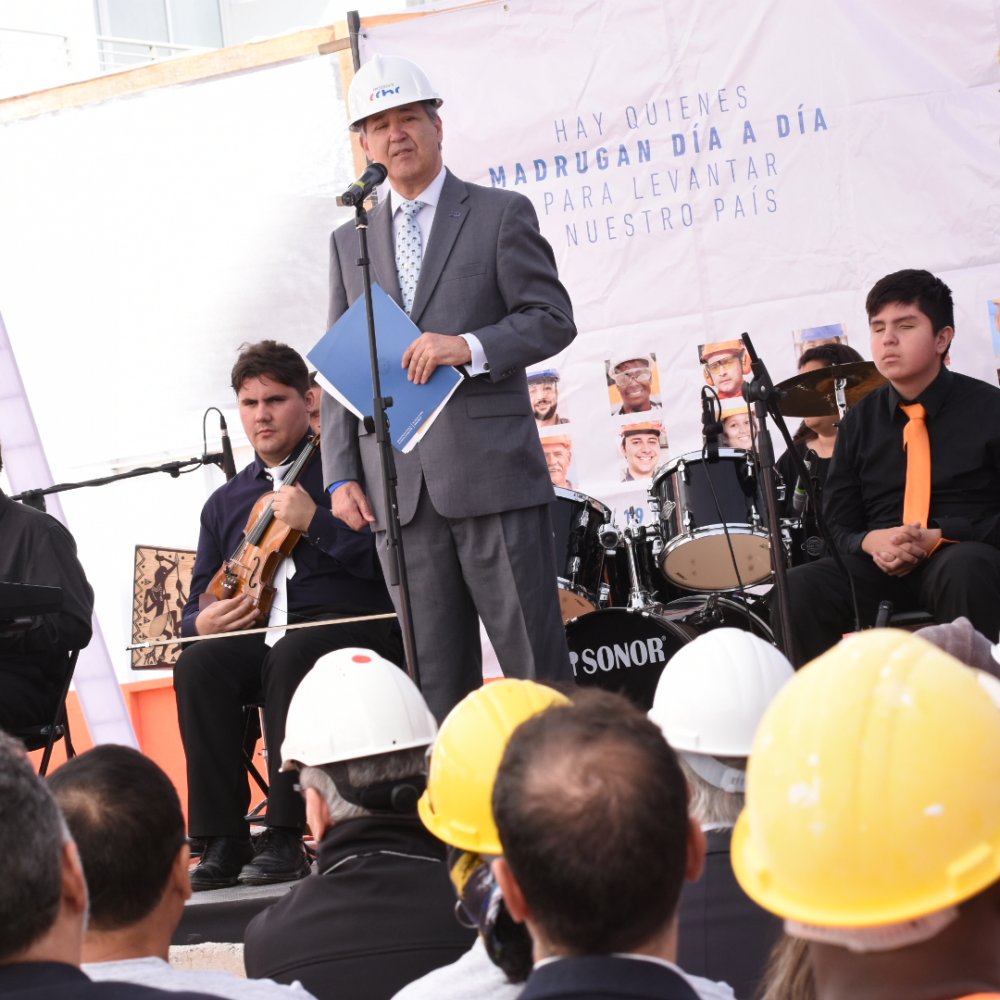 Por primera vez se celebra el Día del Maestro Obrero