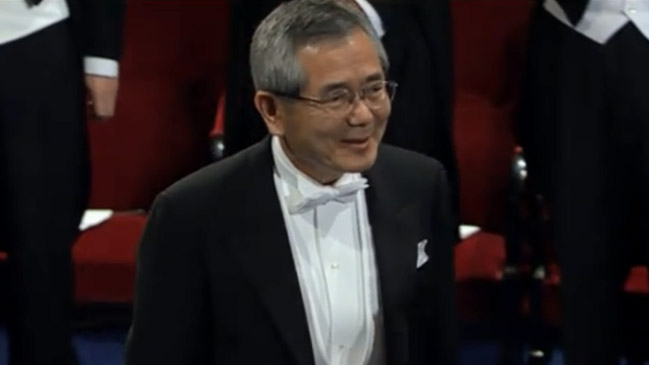 Encuentran vagabundeando a Nobel de Química y a su esposa muerta tras accidente