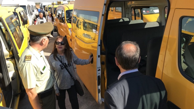 Ministerio de Transportes y Carabineros realizaron fiscalización masiva a furgones escolares