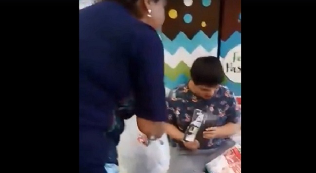 Acusan discriminación a niño con síndrome de Down en supermercado de Pudahuel