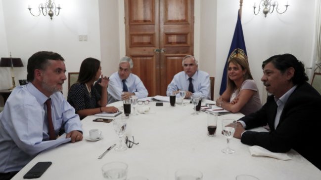 Oficialismo busca consenso por identidad de género tras amenaza UDI de recurrir al TC