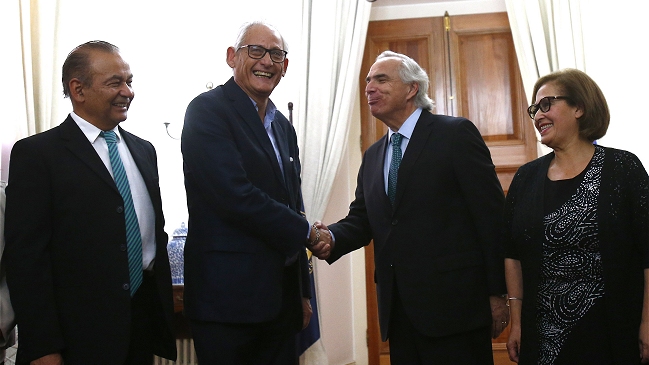 PPD tras reunión con Chadwick: El tema de la Nueva Constitución no está cerrado