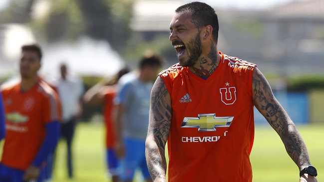 Mauricio Pinilla troleó al senador Alejandro Navarro por su error con Red Hot Chili Peppers