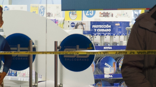 Tres detenidos tras asaltar farmacia en Maipú