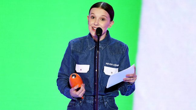 Millie Bobby Brown dedicó premio a víctimas del tiroreo en Parkland