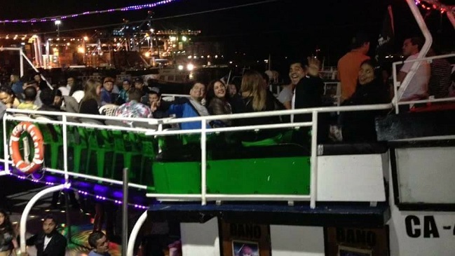 Hombre cayó al mar en medio de fiesta sobre una lancha en Valparaíso