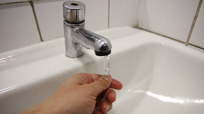 Superintendencia descartó presencia de coliformes fecales en agua de Las Condes y La Reina