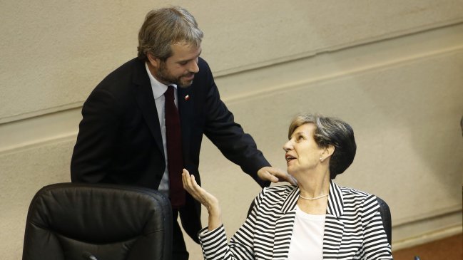 Isabel Allende llamó a un acuerdo para erradicar el lucro en la educación