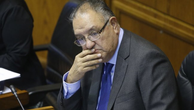 Huenchumilla criticó al Gobierno: El Presidente vino con el garrote a La Araucanía