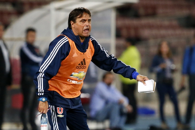 Hoyos descartó a Pizarro y a Beausejour para duelo ante Audax