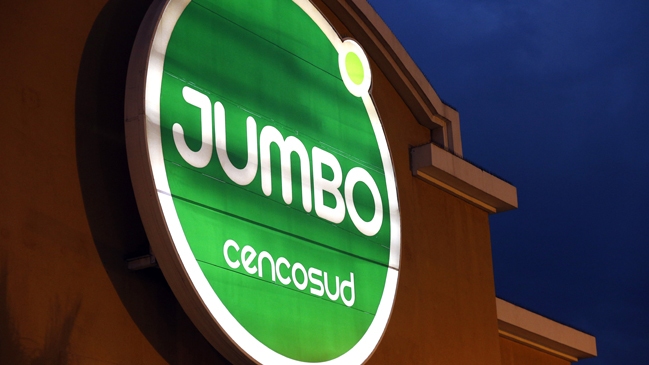 Polémica causó actuar de Jumbo tras muerte de un cliente en sucursal de Ñuñoa