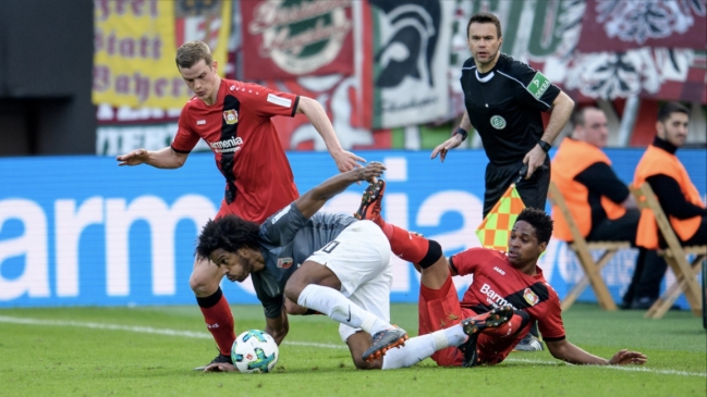 Charles Aránguiz jugó todo el partido en paridad de Bayer Leverkusen y Augsburgo