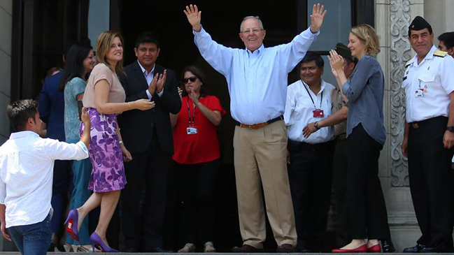 Congresista: Kuczynski sigue siendo líder del partido gobernante en Perú