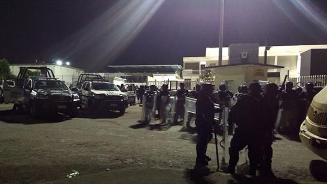 Motín en una cárcel de México dejó siete policías muertos