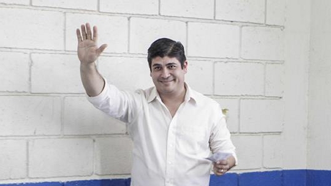 Oficialista Carlos Alvarado ganó las elecciones presidenciales en Costa Rica