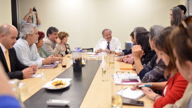 Ministro del Trabajo se comprometió a revisar despidos en el sector público