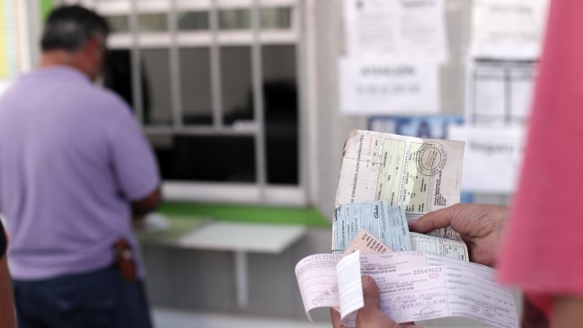 Banda comercializaba permisos de circulación y revisiones técnicas falsas