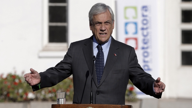 Piñera firmó proyecto sobre infancia y criticó a partidos por restarse de comisión