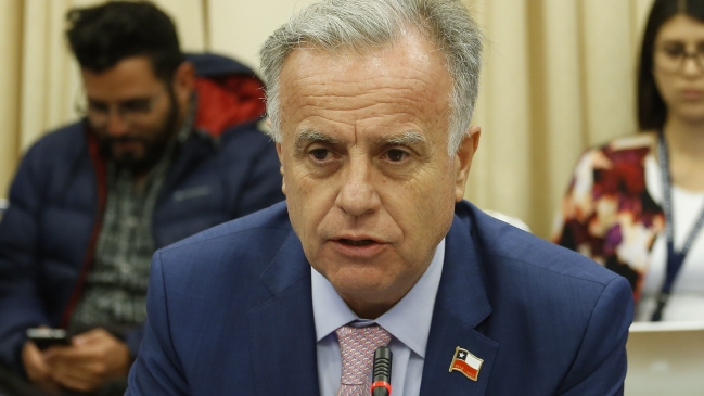 Aborto: Ministro de Salud confirmó que modificó protocolo sin informar a Piñera