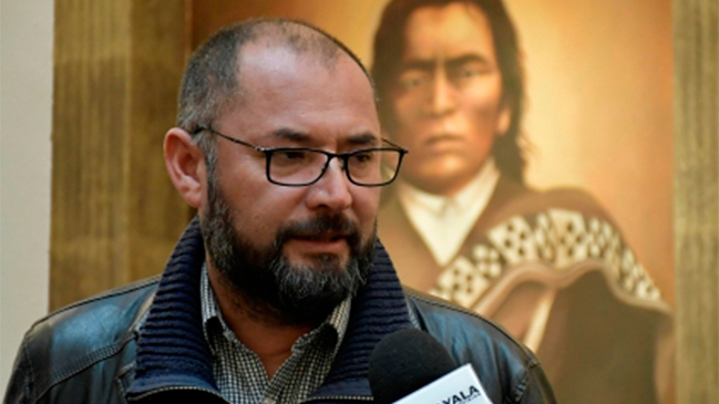 Bolivia tramita el asilo del profesor chileno que repartió el 