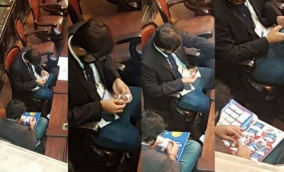 Asesores de congresistas brasileños intercambiaron láminas del Mundial en plena asamblea