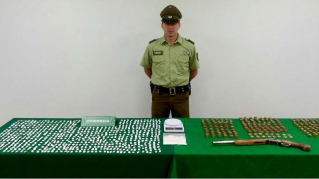 Carabineros detuvo a sujeto que manipulaba una escopeta en la vía pública