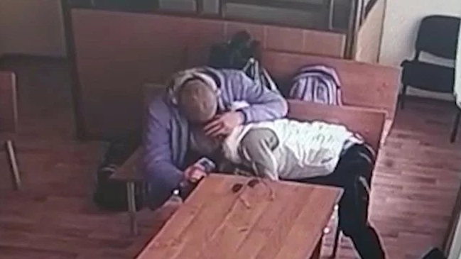 Pareja fue sorprendida en tribunal mientras tenían sexo oral