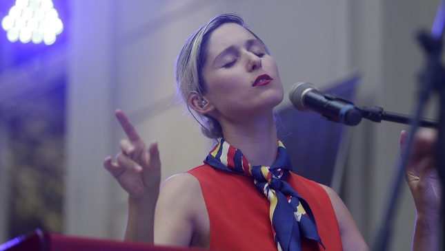 Francisca Valenzuela celebra la diversidad de la mujer en Ruidosa