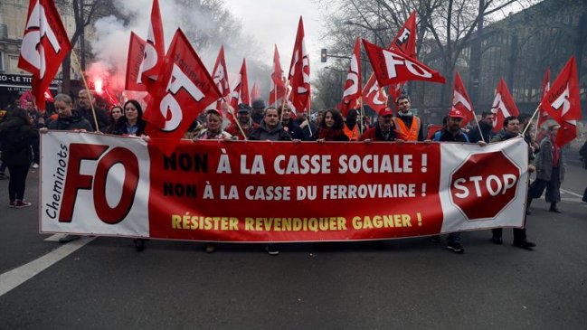 Diversas huelgas y manifestaciones ponen en jaque al gobierno de Macron en Francia