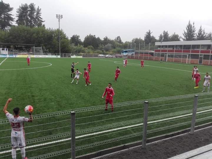 Justicia suspende orden de demolición de polémico estadio de Quillón