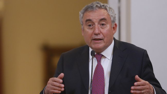 Ennio Vivaldi repostulará a la rectoría de la Universidad de Chile