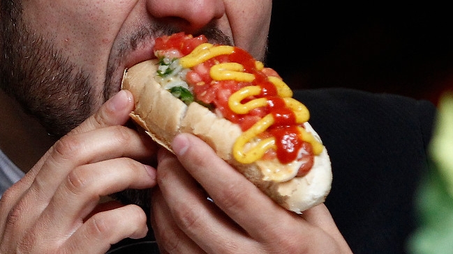 Nueva sucursal de cadena regalará 1.000 completos