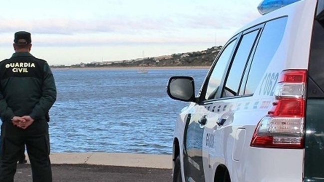 Joven se quedó encerrada seis horas en su auto por culpa del novio