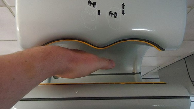 Estudio demuestra lo asquerosas y poco higiénicas que son las secadoras de manos