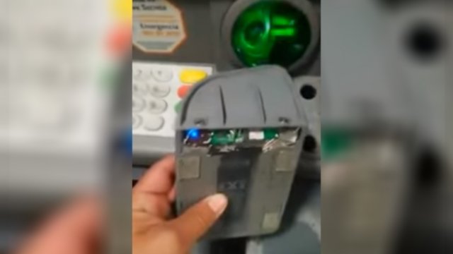 Video Descubren Inédita Forma Para Clonar Tarjetas En Un Cajero Automático Cooperativacl 6190