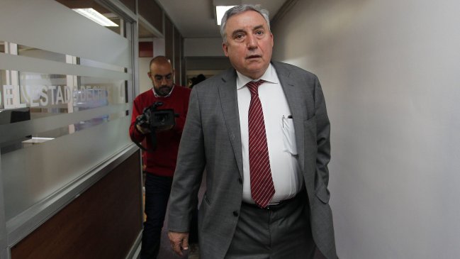 Candidato a rector de la Universidad de Chile criticó el liderazgo de Ennio Vivaldi