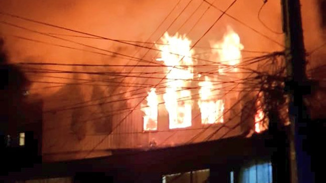 Dos niños murieron calcinados en incendio en Valparaíso