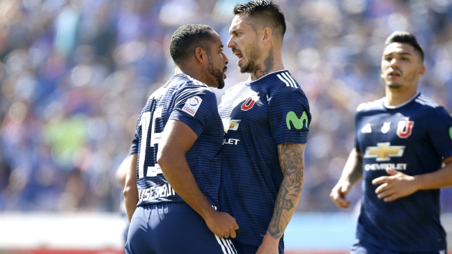 Mauricio Pinilla y Jean Beausejour pelearon en pleno Superclásico