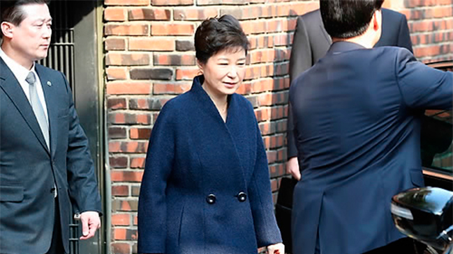 Ex presidenta surcoreana no apelará a su condena de 24 años de prisión