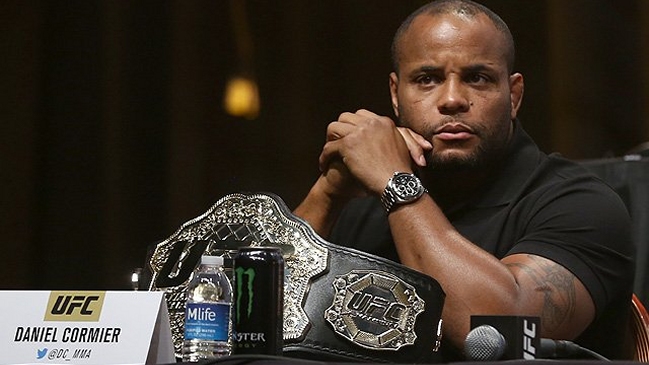 Daniel Cormier: Khabib va a aplastar a McGregor