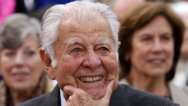 Dos años de la muerte de Aylwin: Senado lo homenajea y familia gestiona estatua