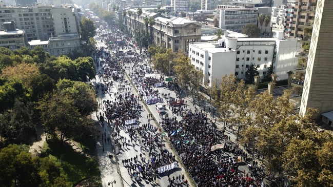Multitudinaria convocatoria e incidentes aislados marcaron la primera marcha estudiantil del año