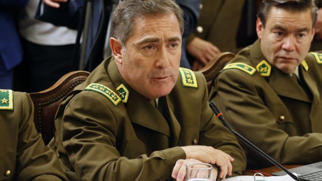 General director de Carabineros aseguró que manifestante atropellado se atravesó al carro policial