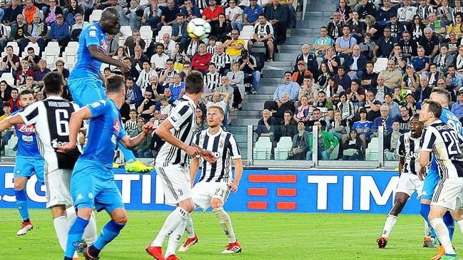 Napoli venció a domicilio a Juventus y dejó 