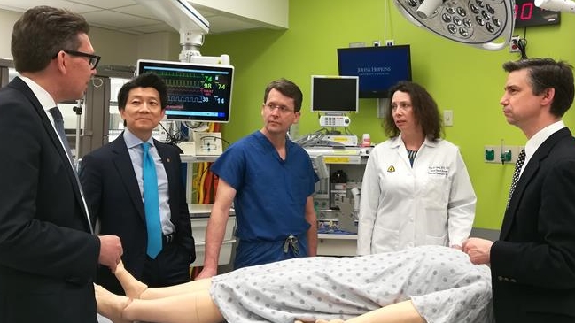 Soldado herido recibió el primer trasplante de pene y escroto