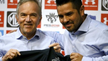 La presentación de Héctor Tapia como entrenador en el Estadio Monumental