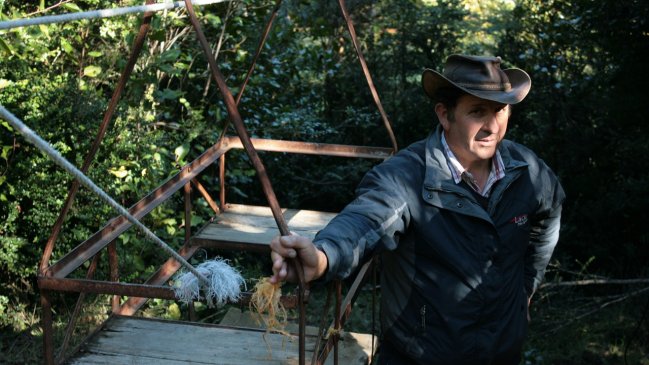 El anhelo de los habitantes del paso fronterizo El León: una pasarela para cruzar el río