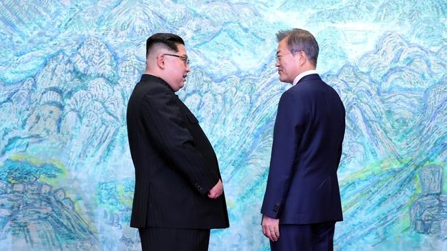 Líderes de las dos Coreas celebran histórica cumbre con compromiso de conseguir la paz